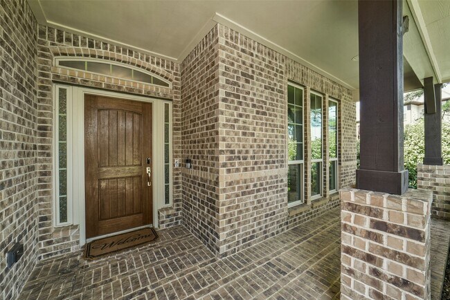 Building Photo - 6 S Wheatleigh Dr
