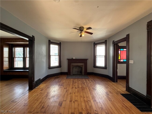 Foto del edificio - 3860 W 37th St