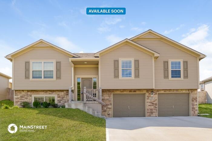 Primary Photo - 1307 NW Hilltop Dr, Grain Valley, MO 64029