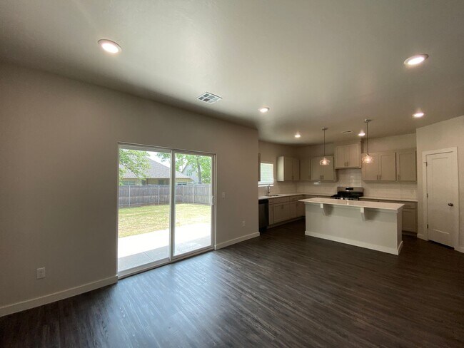 Building Photo - 3 Bed 2 Bath Home in Edmond