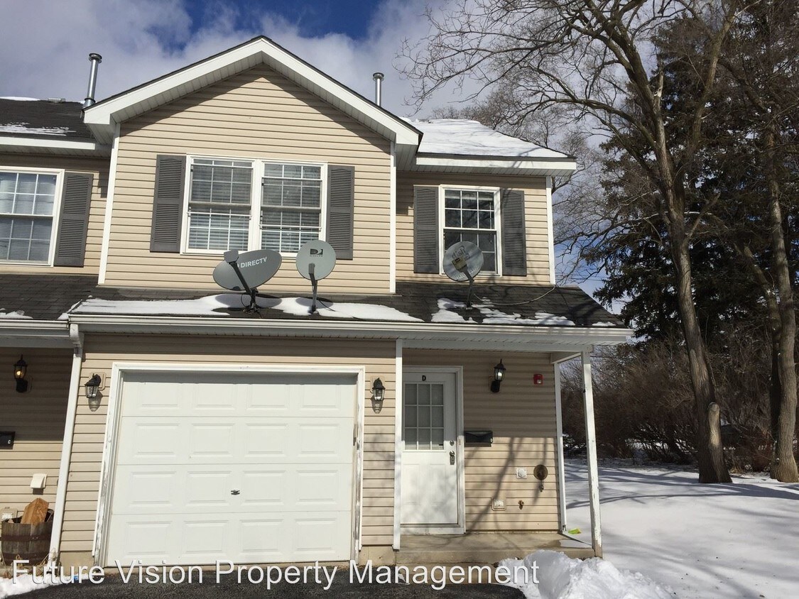 Primary Photo - 3 br, 2.5 bath House - 905 Montgomery Rd #D