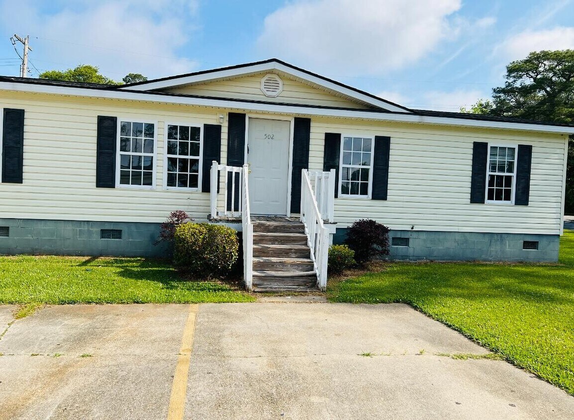 Foto principal - 520 9th St SW