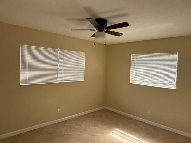 Foto del edificio - 4524 SW 54th St