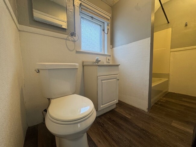 Foto del edificio - 3594 W 47th St