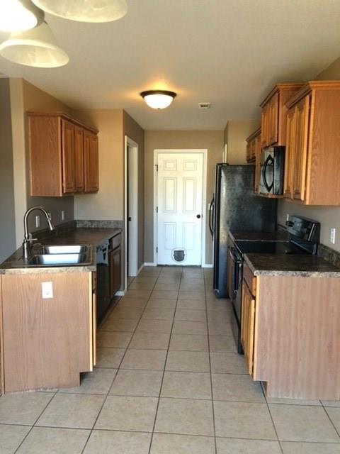 Building Photo - 2358 Linden Cir