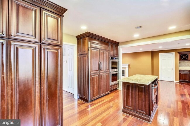 Building Photo - 11309 Willowbrook Dr