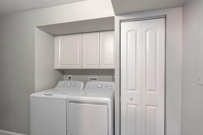 Foto del edificio - 4070 Looking Glass Ln