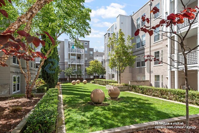 Foto del edificio - 3901 Lick Mill Blvd