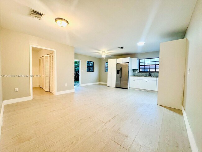 Foto del edificio - 1152 NW 127th St