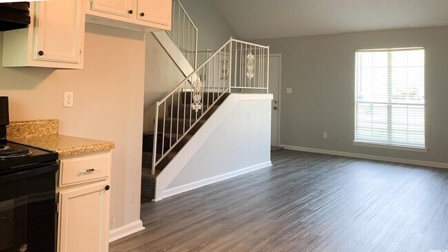 Building Photo - 7211 Stevenson Dr