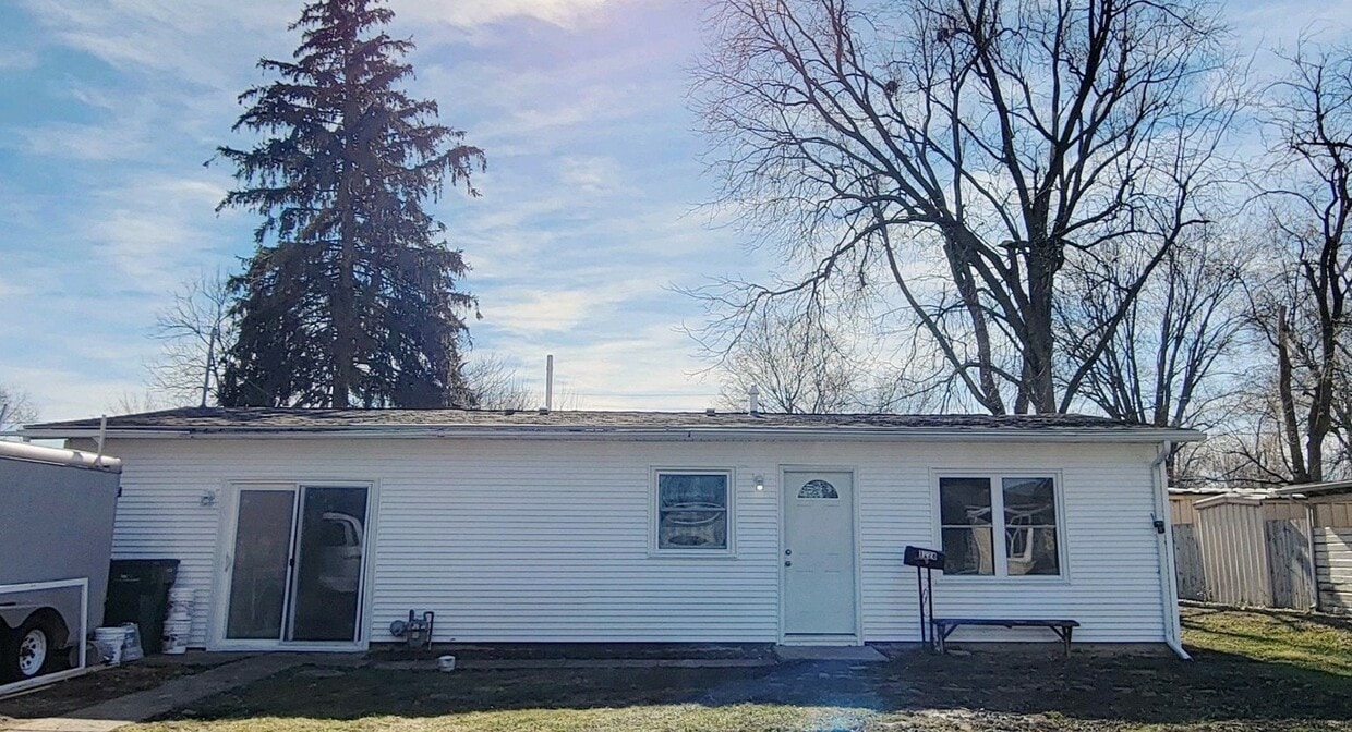 Primary Photo - 1228 Garden Ln