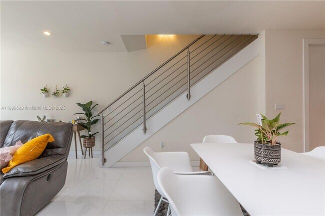 Foto del edificio - 10245 NW 63rd Terrace