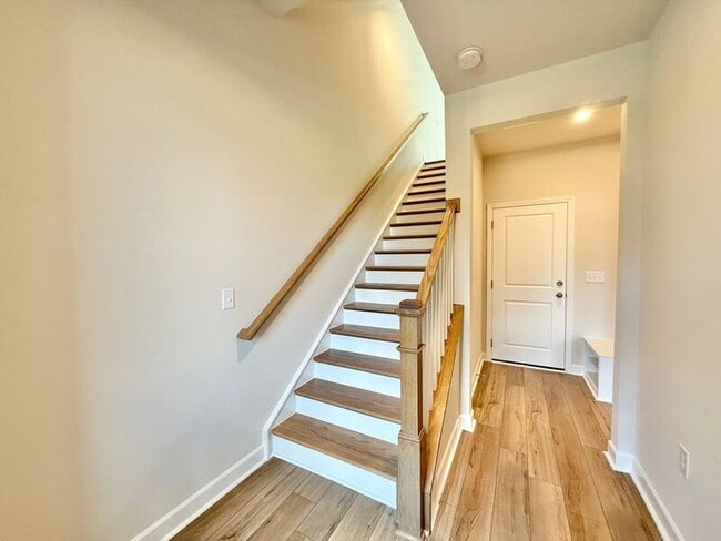 Foto del edificio - 1204 Holding Village Way