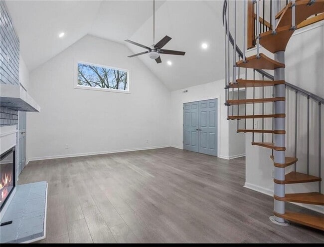 Foto del edificio - 4160 Pine Valley Rd