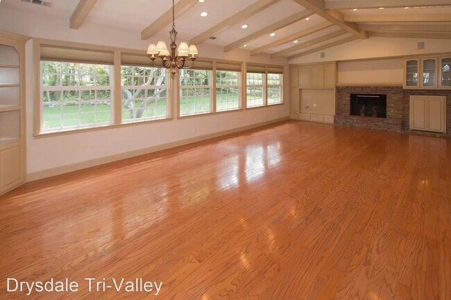Building Photo - 4 br, 2.5 bath House - 1564 Avenida Nueva