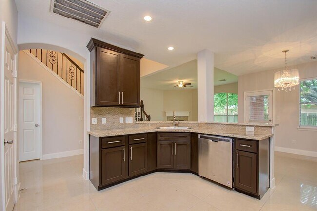 Building Photo - 5511 Medallion Pointe Dr