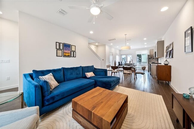 Foto del edificio - 814 N Bluff Dr