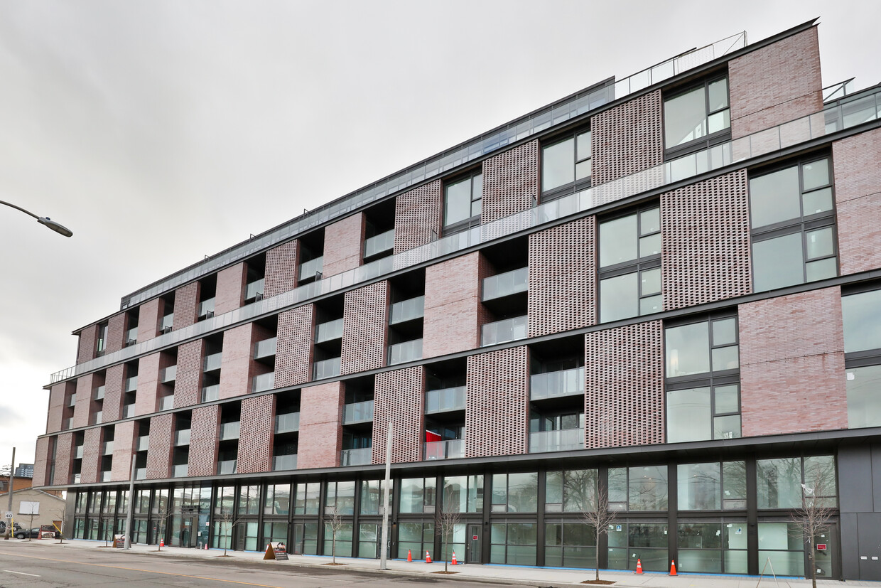 NEWLY BUILT 9-STOREY AT THE GATEWAY TO THE JUNCTION - 2625 Dundas St W
