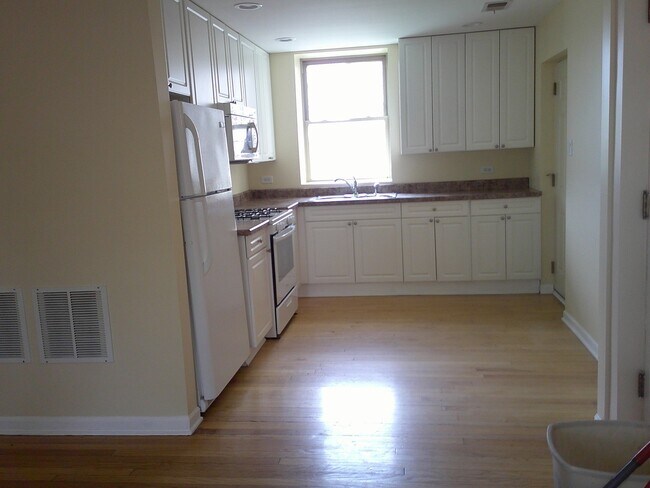 Foto del edificio - 4738 W George St