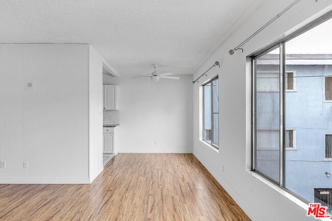 Foto del edificio - 1800 N Harvard Blvd