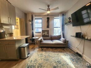Building Photo - Spacious & Updated 1 bed 1 bath I Hamilton...