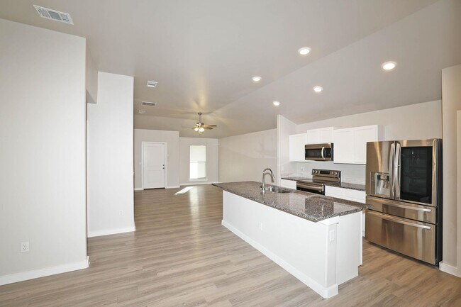 Building Photo - 6904 Athens St