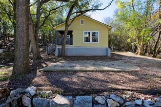 Building Photo - 835 Old Ranch Rd 12
