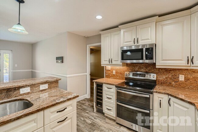 Building Photo - 2247 Blue Tern Dr