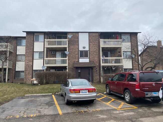 Building Photo - 2332 W Nichols Rd