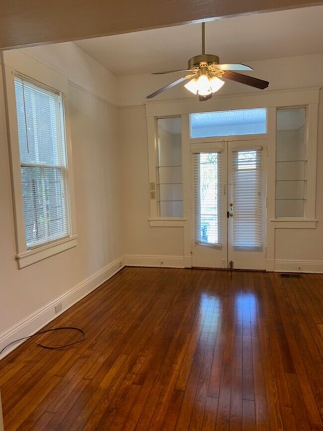 Building Photo - Wonderful lower unit with fresh paint