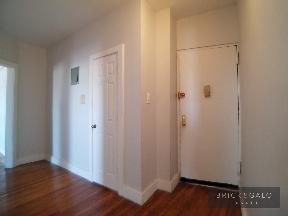 Foto del edificio - 1730 Carroll St