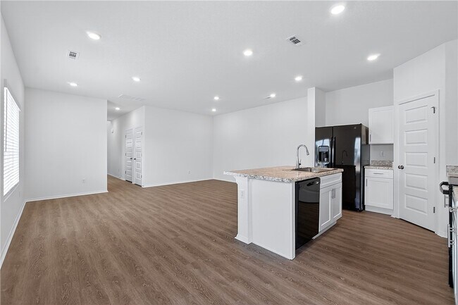 Foto del edificio - 6800 SW Dignity Ave