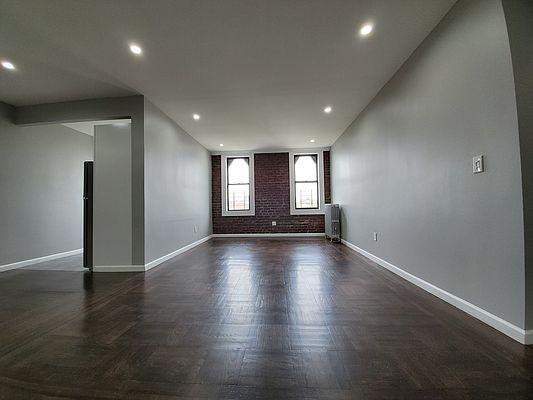 Building Photo - 3 bedroom in BRONX NY 10453