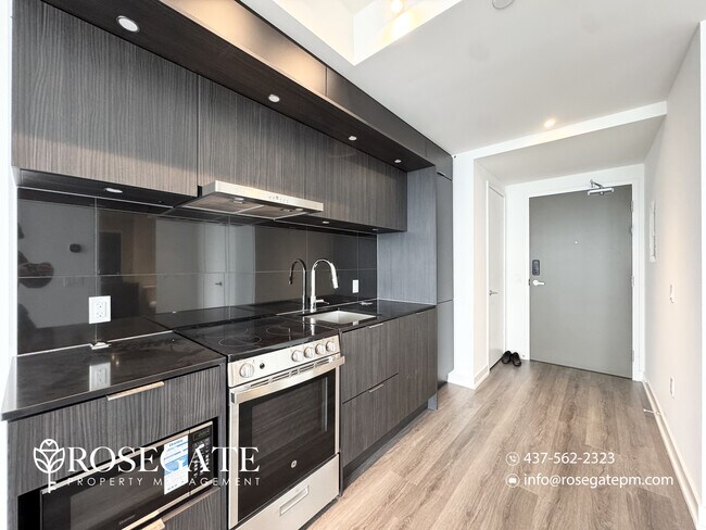 Photo du bâtiment - Modern 1-Bedroom Condo with Parking, Locker & Balcony – Mississauga