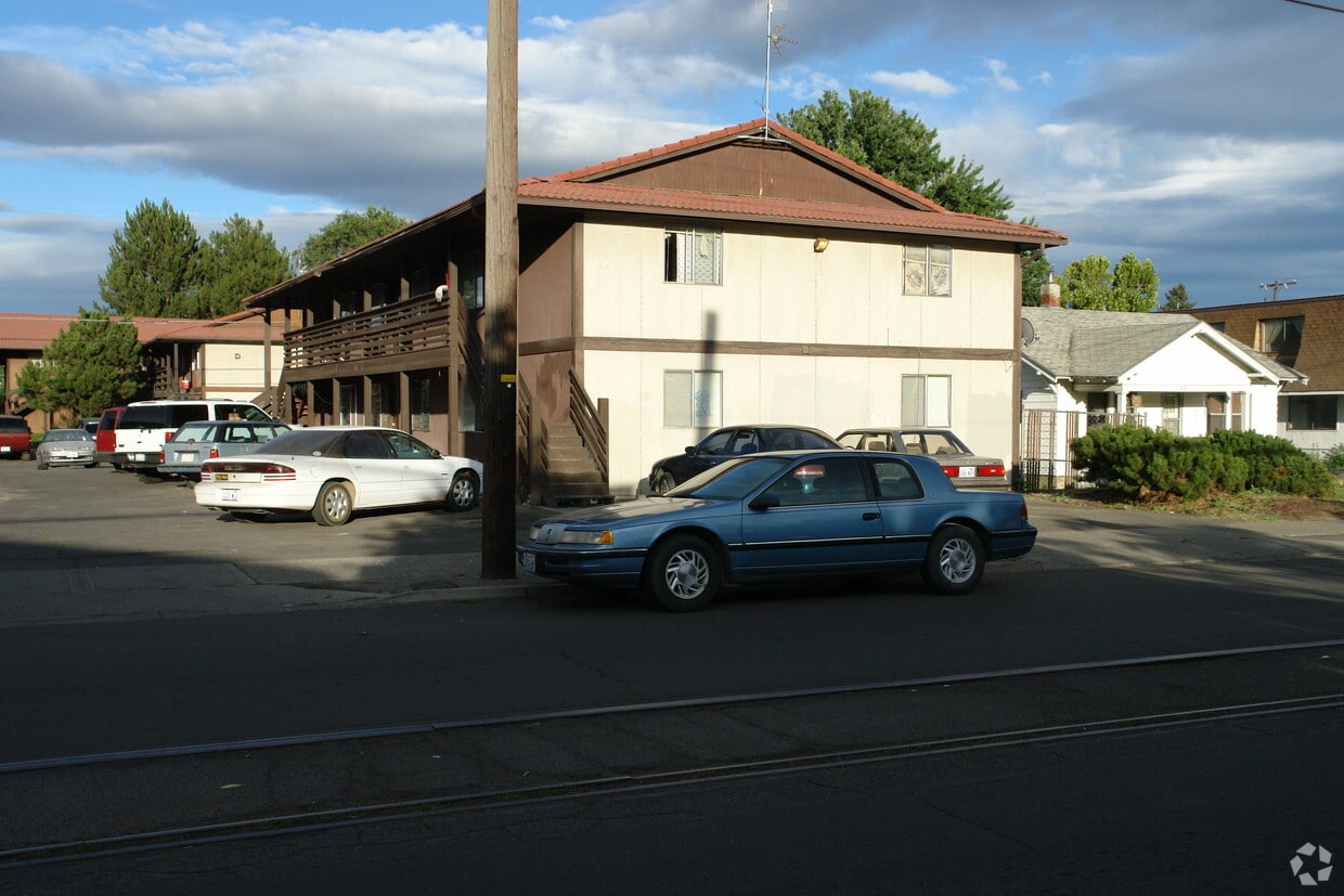Building Photo - 715-717 N 6th Ave