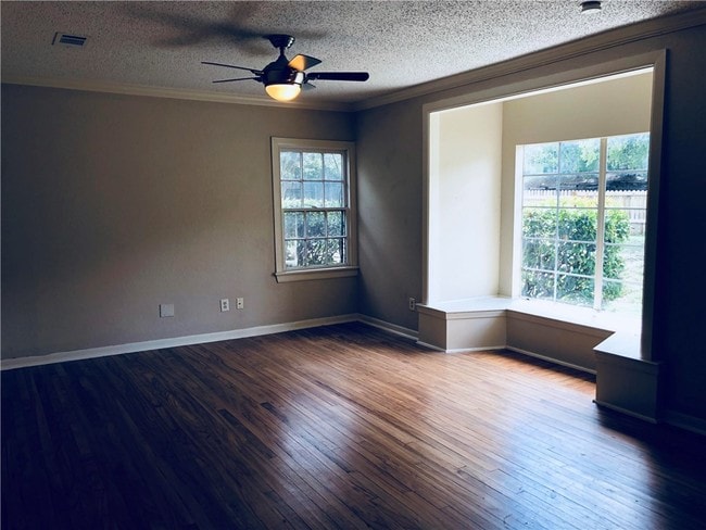 Building Photo - 2502 De Soto Dr