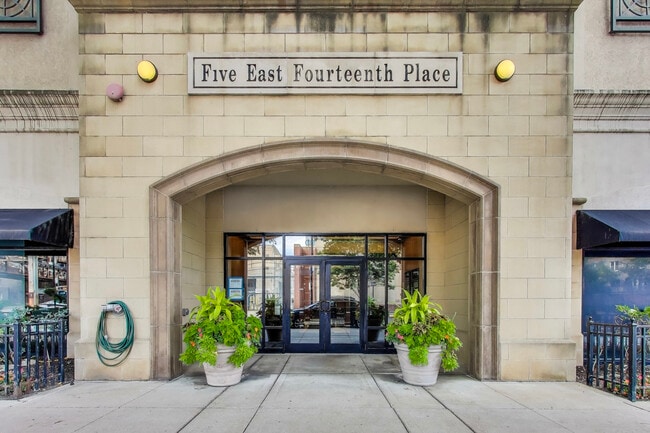 Building Photo - 5 E 14th Pl