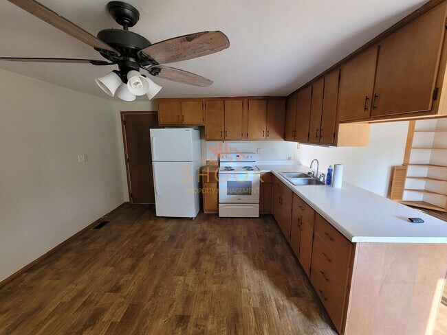 Foto del edificio - METICULOUSLY MAINTAINED COZY HOME