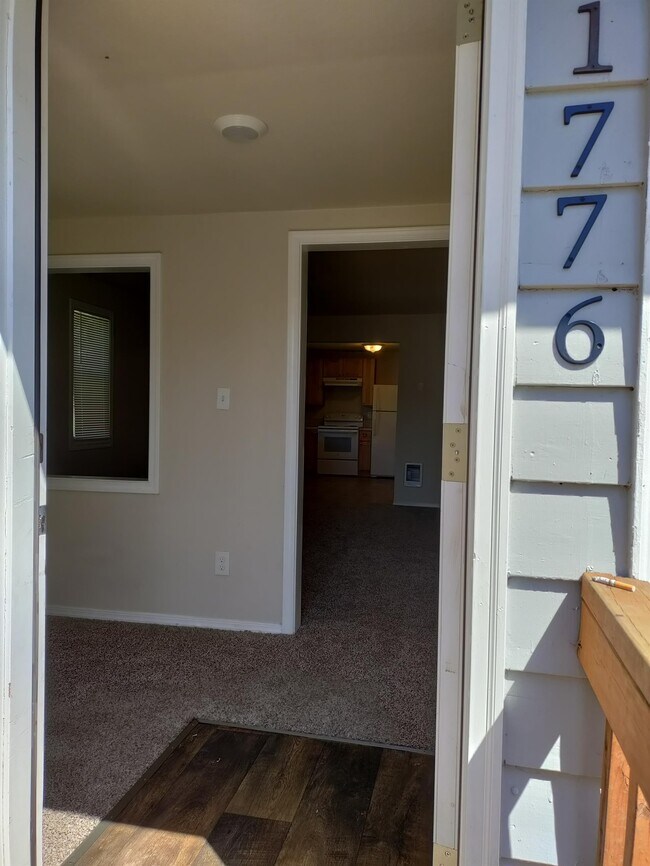 Foto del edificio - 1776 SE Stewart St