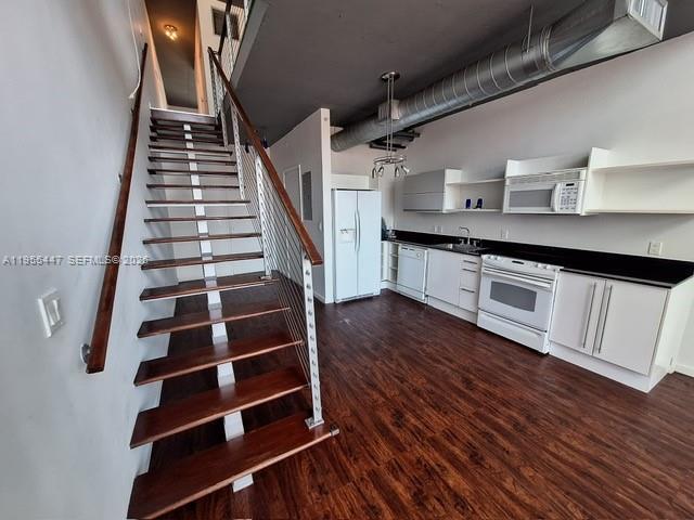 Foto del edificio - 690 SW 1st Ct