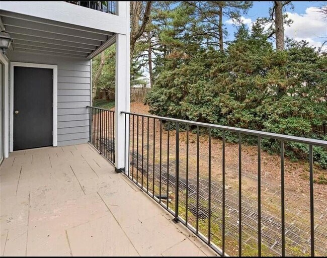 Foto del edificio - 515 Granville Ct