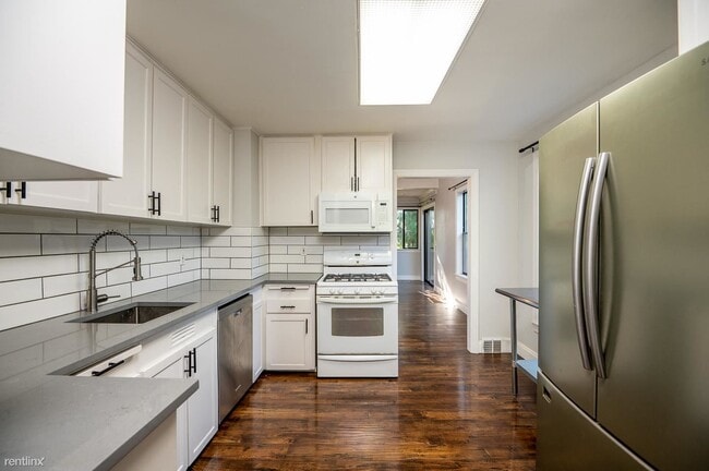 Building Photo - 1 br, 2 bath House - 8936 SW Terwilliger B...