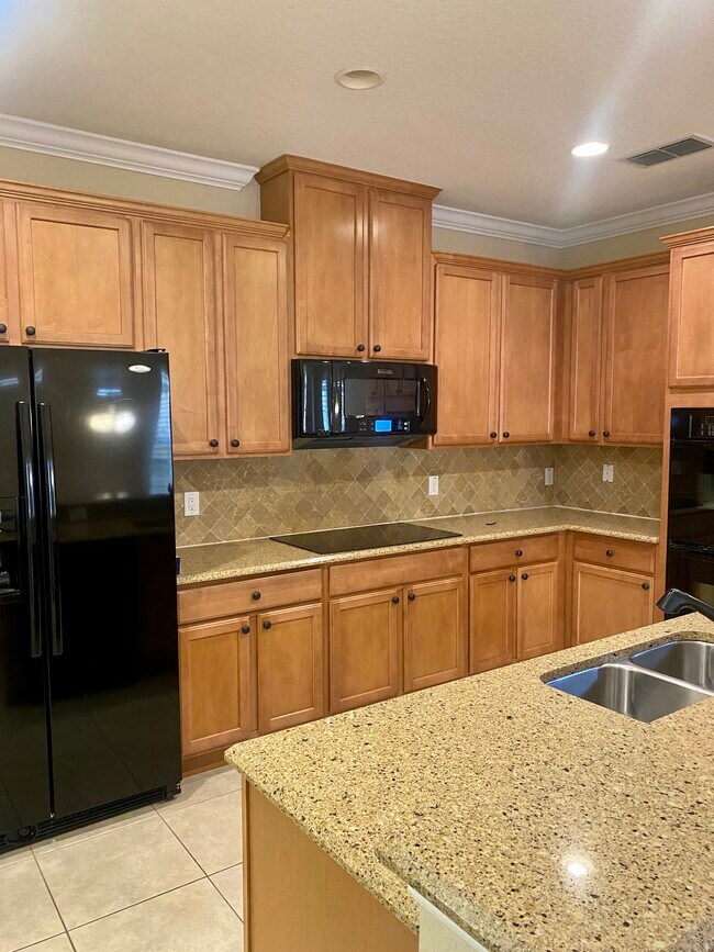 Building Photo - 8922 Della Scala Cir