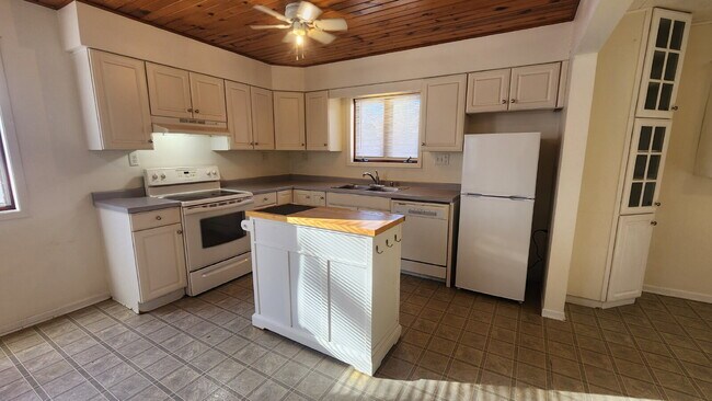 Foto del edificio - Available January 15th - 2 Bedroom, 1 Bathroom Single Family Home