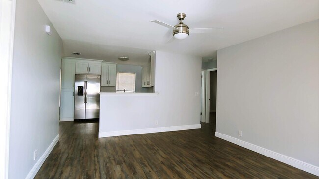 Foto del edificio - 1341 W 31st St