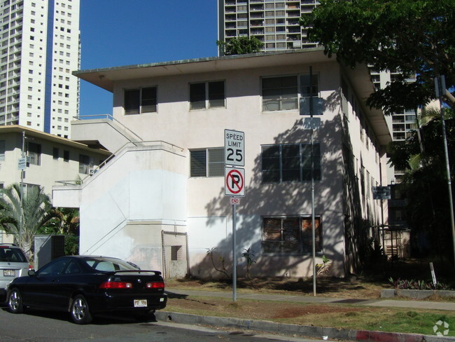 Building Photo - 1615 Ala Wai Blvd