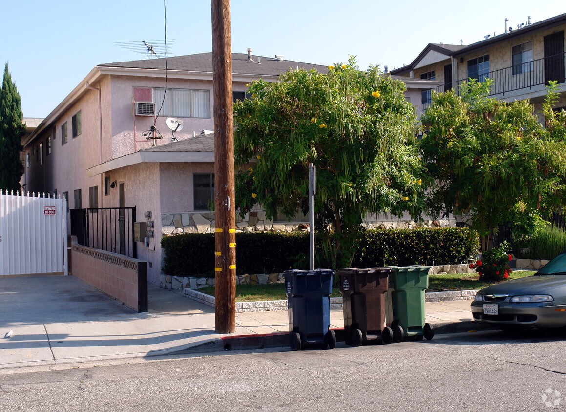 Building Photo - 4437 W 135th St