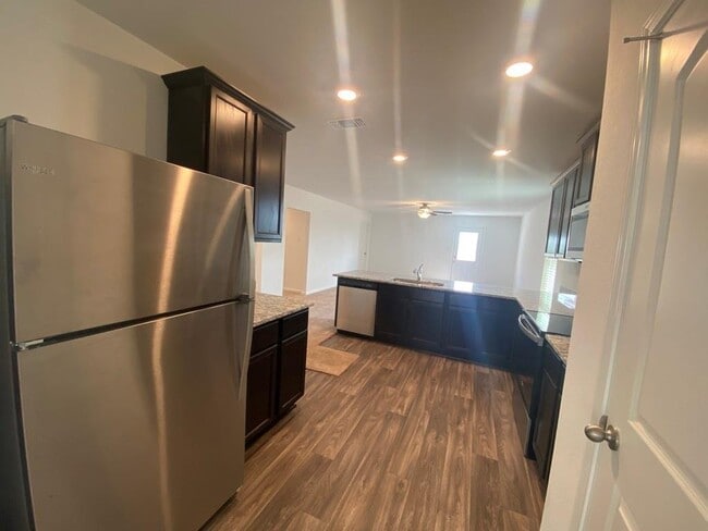 Foto del edificio - 309 Riverdale Dr