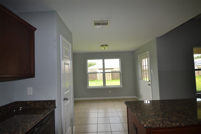 Foto del edificio - 6958 Chessgate Falls Ln