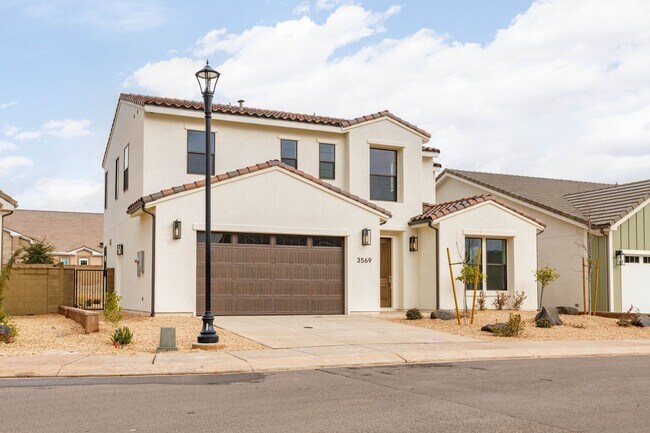 Building Photo - Beautiful New Home with access to community pool